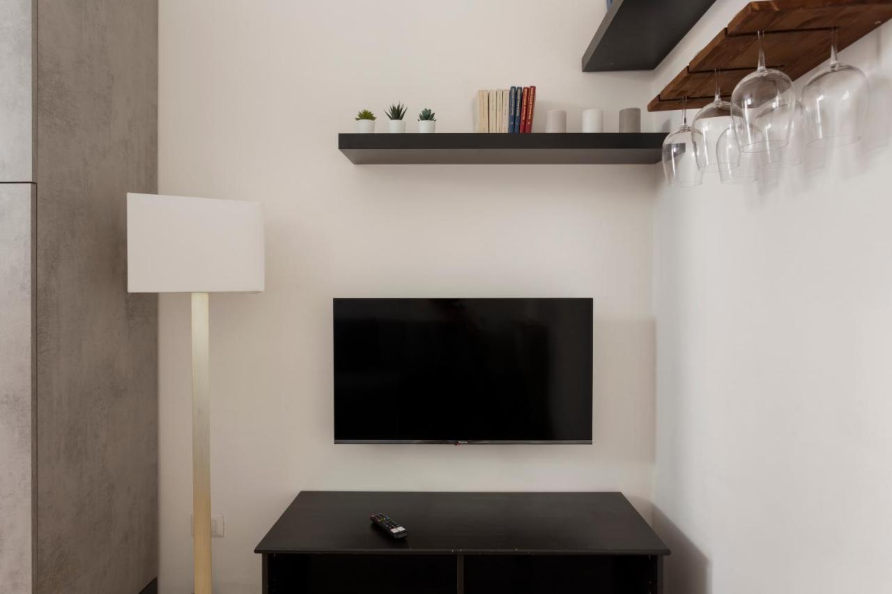 The Place, Your Place To Be - Via Tadino Apartment Milan Bagian luar foto